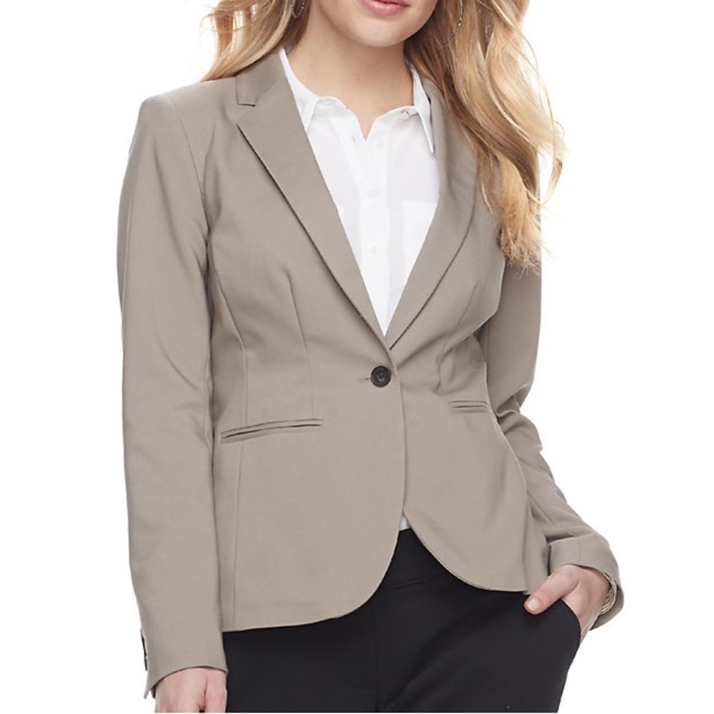 APT 9 • Torie Blazer